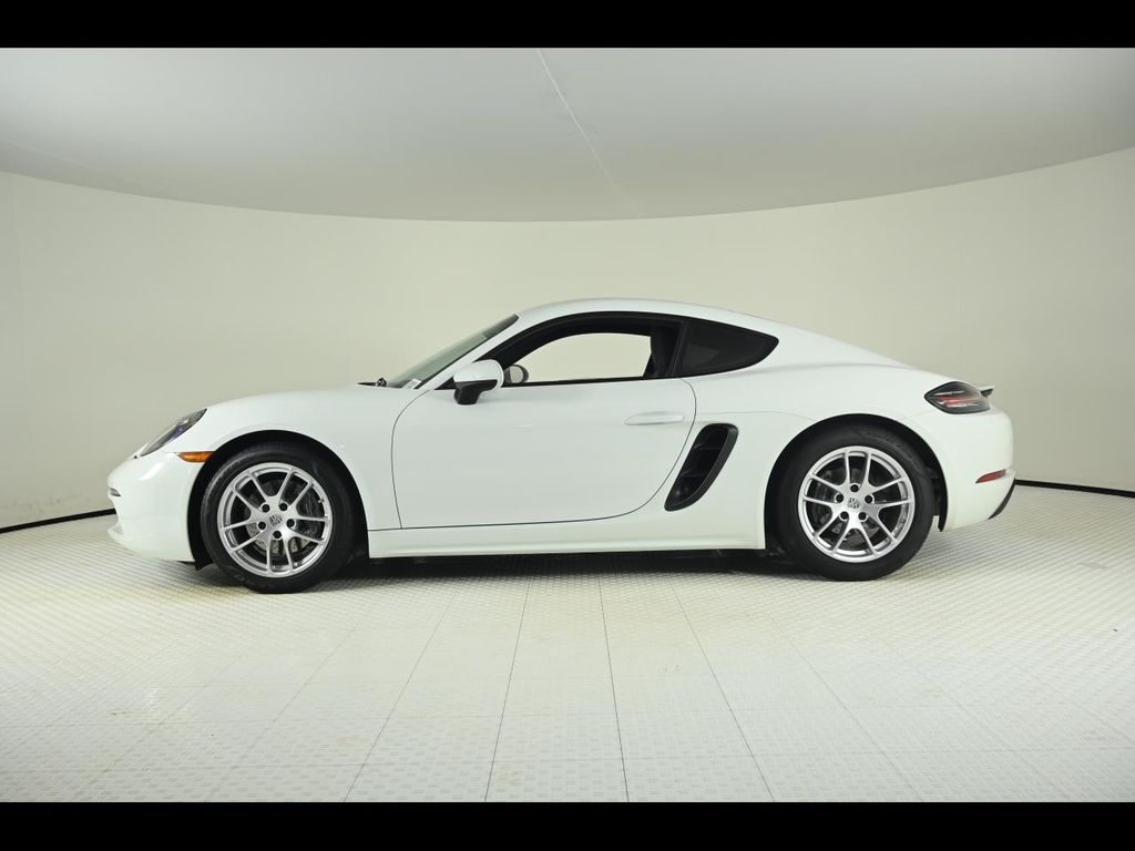 2022 Porsche Cayman T photo 2