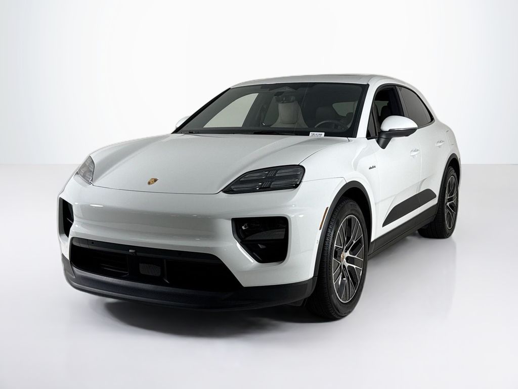 2025 Porsche Macan Base