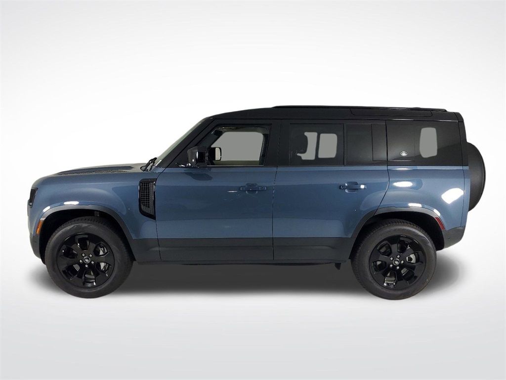 2024 Land Rover Defender 110 S photo 2