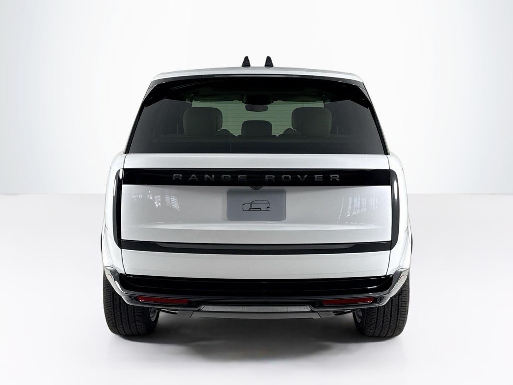 2025 Land Rover Range Rover SE photo 4