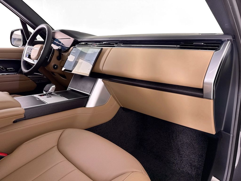 2026 Land Rover Range Rover SE - Photo 13