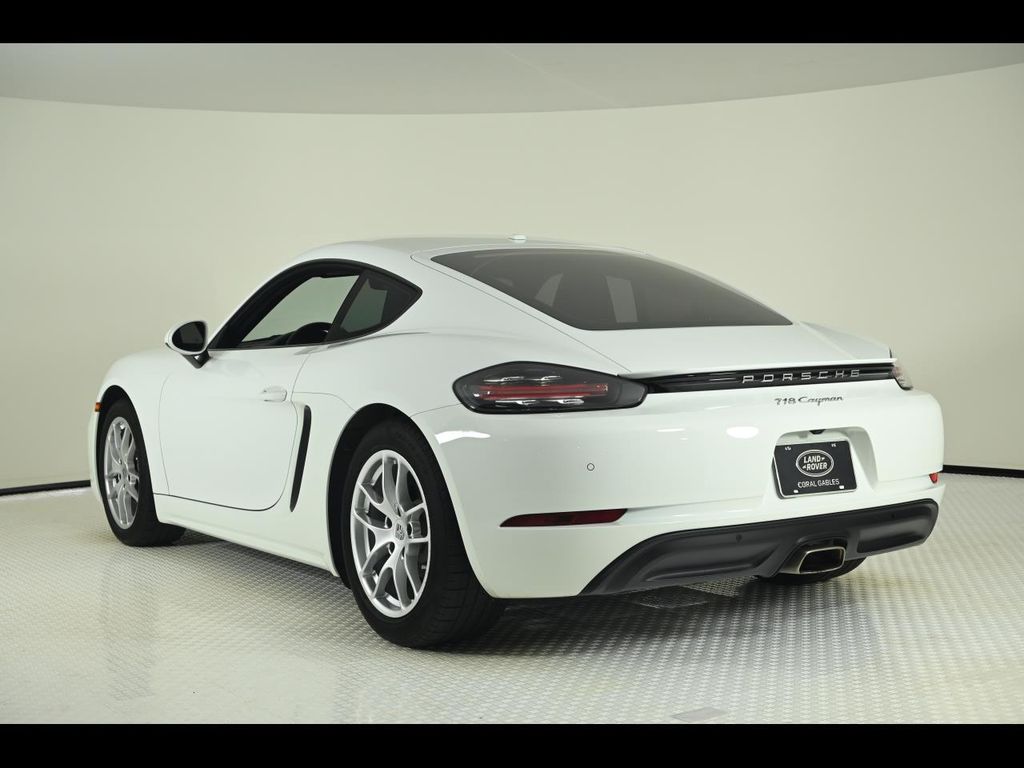2022 Porsche Cayman T photo 3
