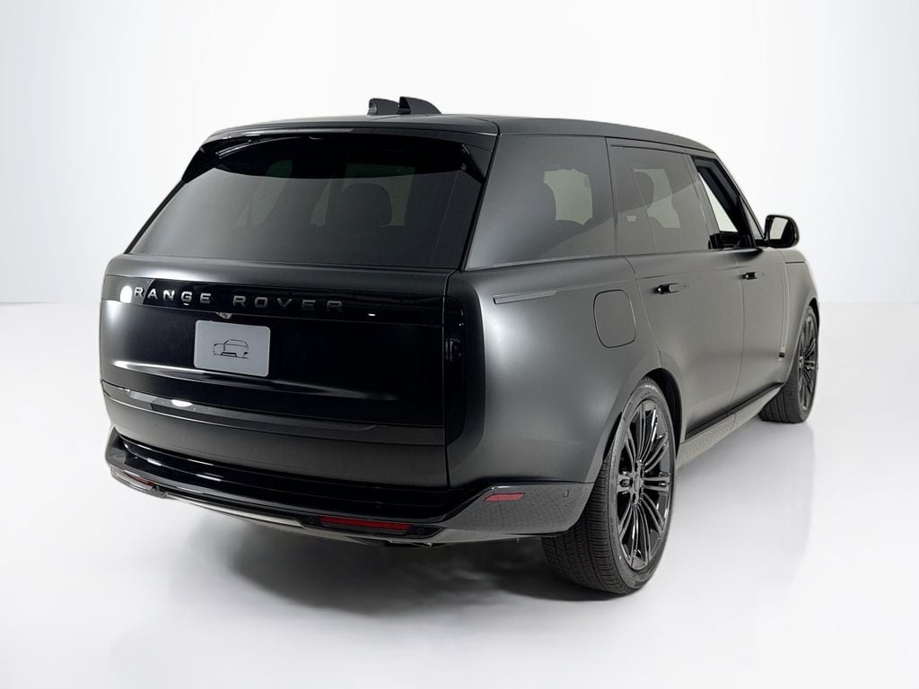 2026 Land Rover Range Rover SE photo 4