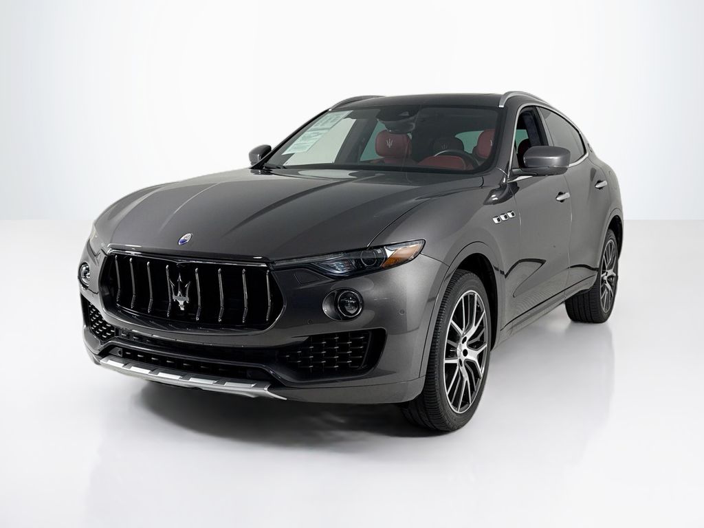 2017 Maserati Levante Levante's photo