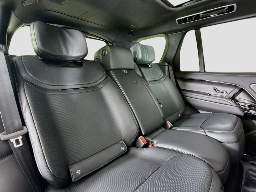 2026 Land Rover Range Rover SV - Photo 16