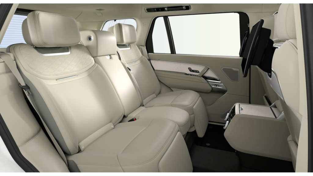 2026 Land Rover Range Rover SV photo 3