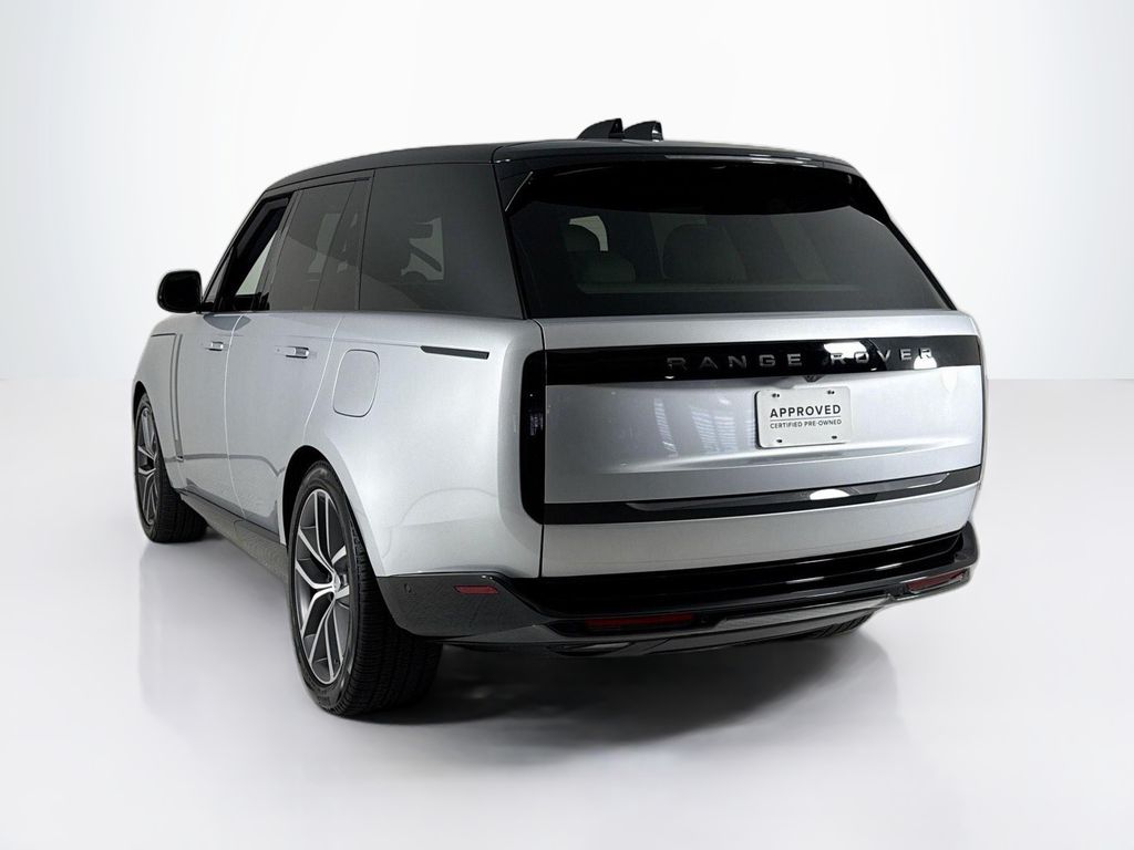 2025 Land Rover Range Rover SE photo 2