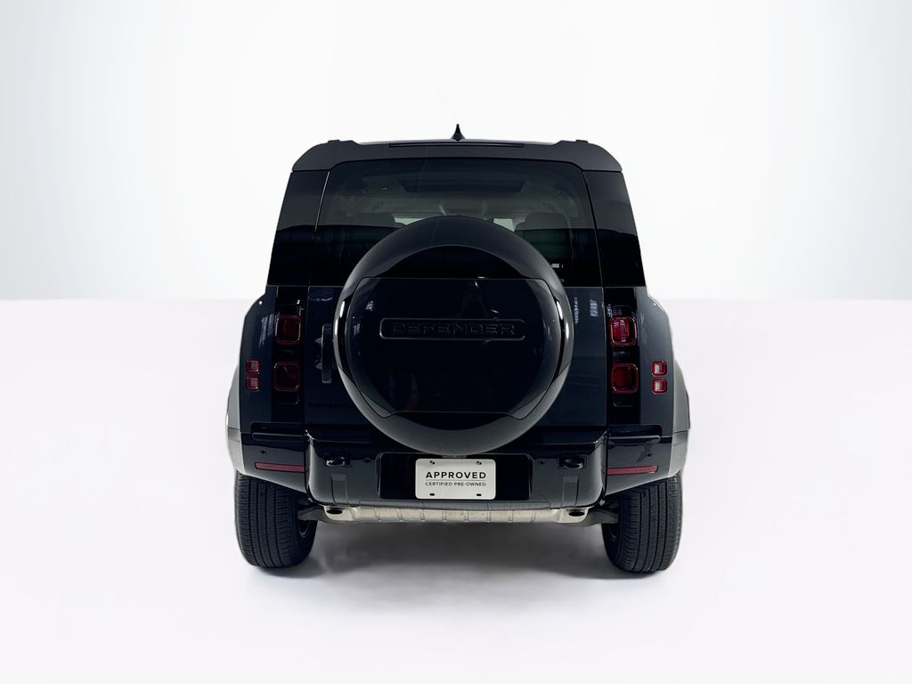 2025 Land Rover Defender 110 X-Dynamic SE photo 4