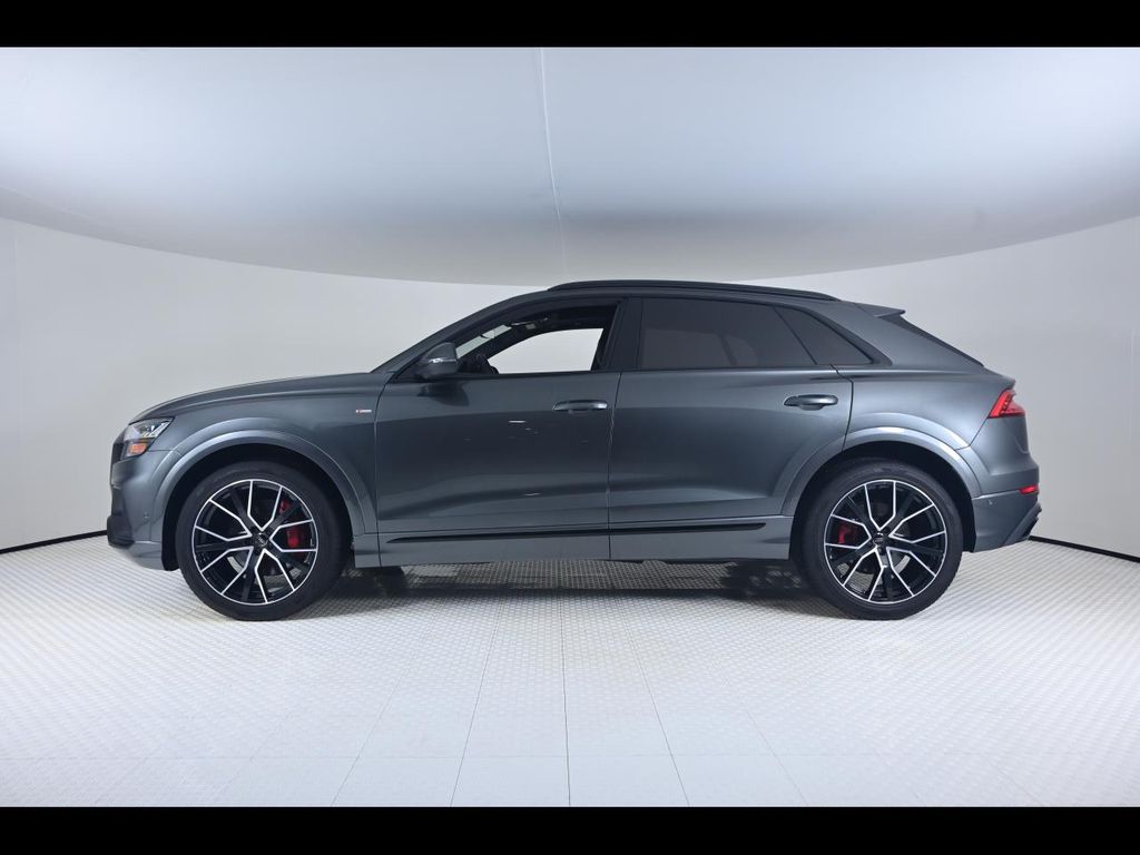 2019 Audi Q8 S Line quattro Prestige photo 2