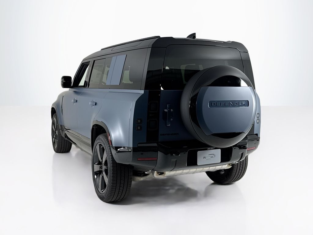 2026 Land Rover Defender 110 Standard photo 3