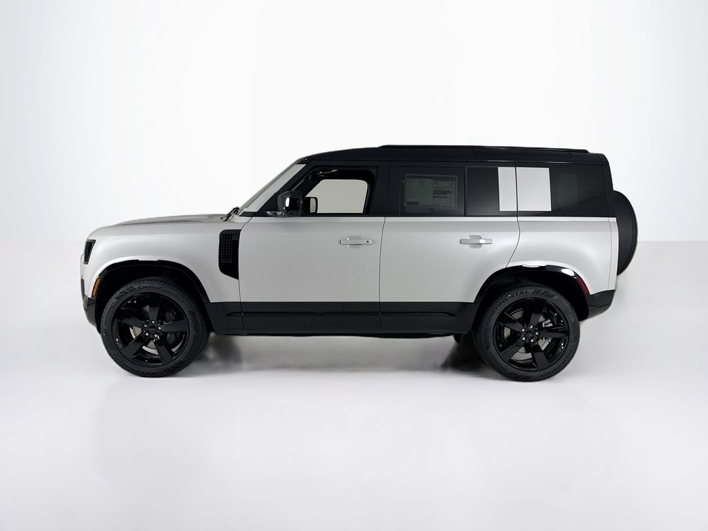 2026 Land Rover Defender 110 X-Dynamic SE photo 2