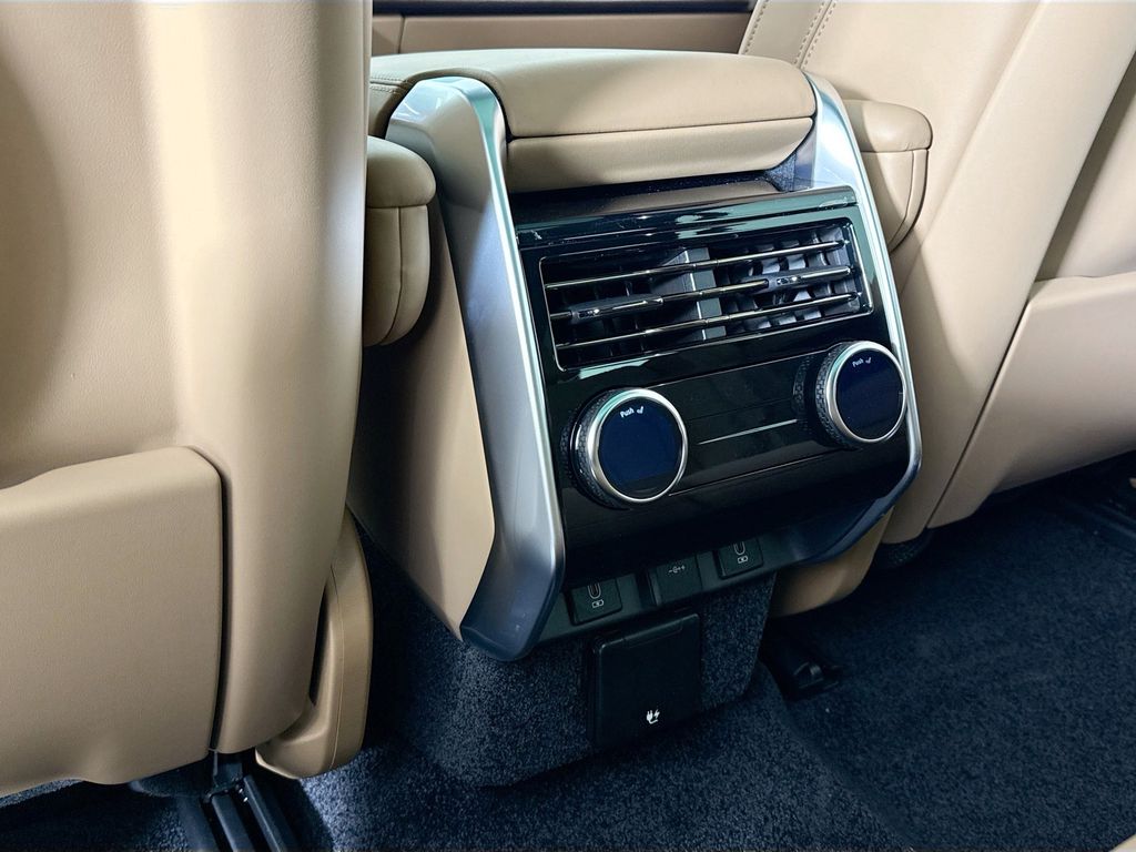 2026 Land Rover Range Rover SE - Photo 16