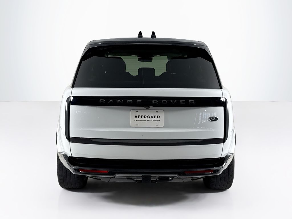 2023 Land Rover Range Rover SE photo 3