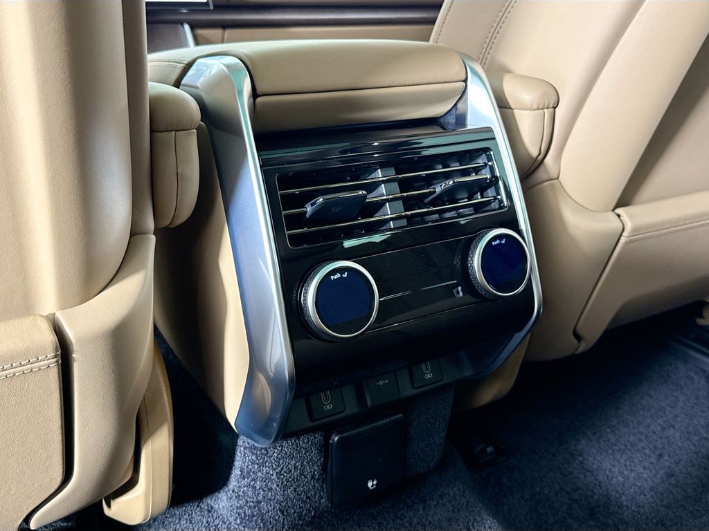 2026 Land Rover Range Rover SE - Photo 16