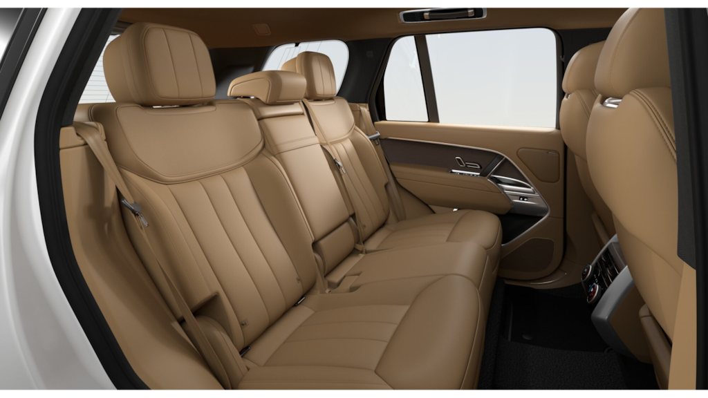 2026 Land Rover Range Rover SE photo 3
