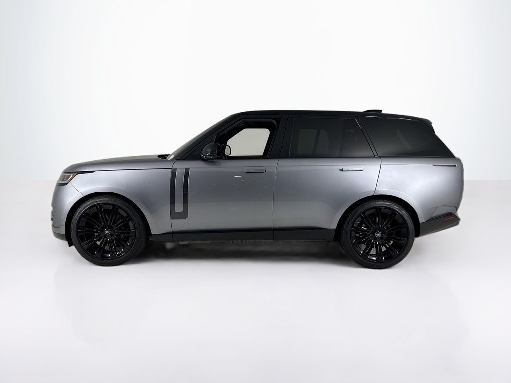 2024 Land Rover Range Rover SE photo 2