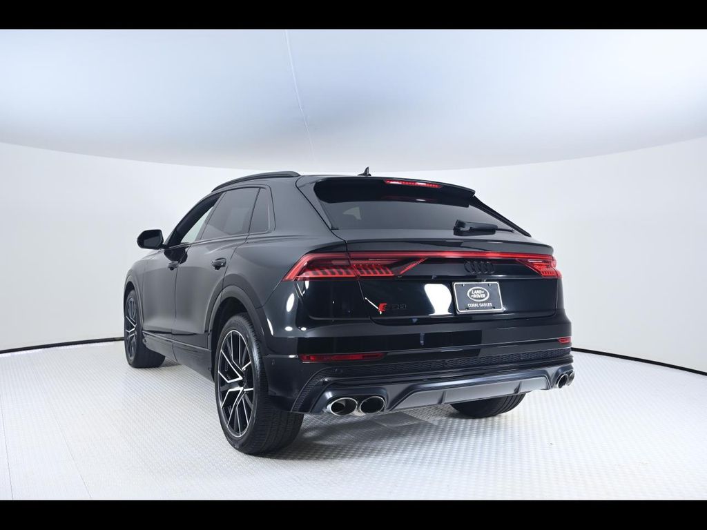 2022 Audi SQ8 Prestige photo 2