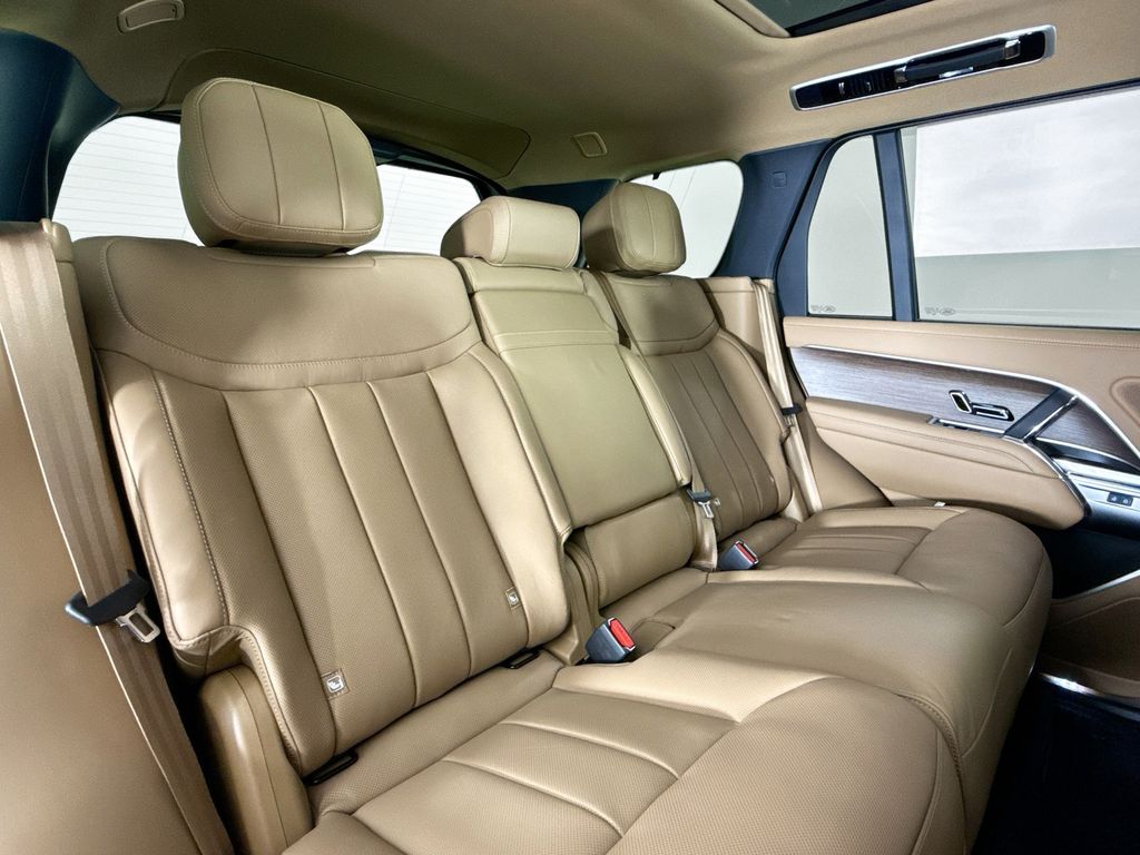 2026 Land Rover Range Rover SE - Photo 15