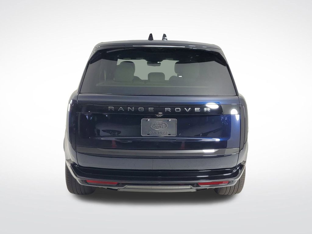 2025 Land Rover Range Rover SE photo 4