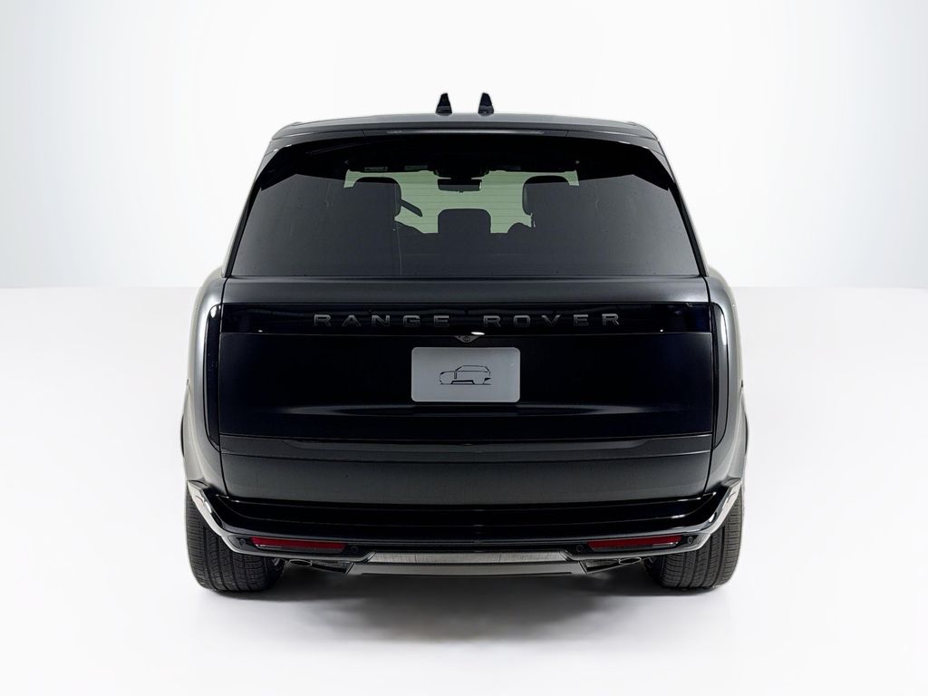 2026 Land Rover Range Rover SE photo 3