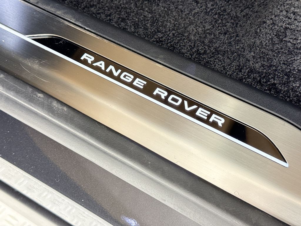 2026 Land Rover Range Rover SE - Photo 18