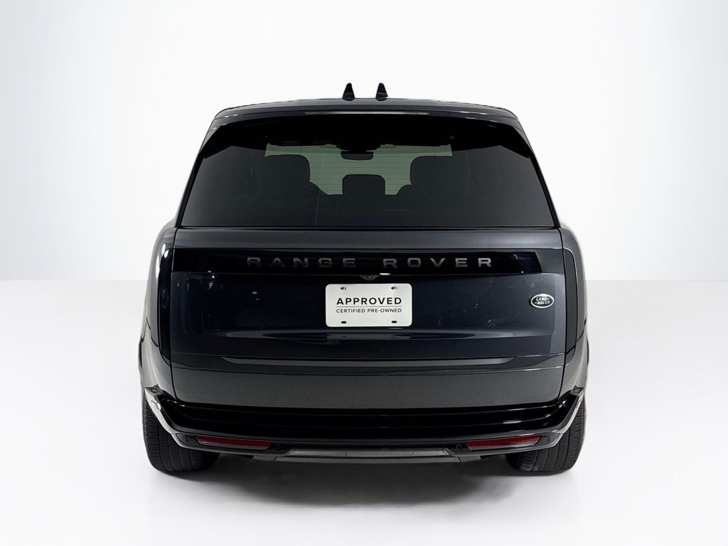 2023 Land Rover Range Rover SE photo 3