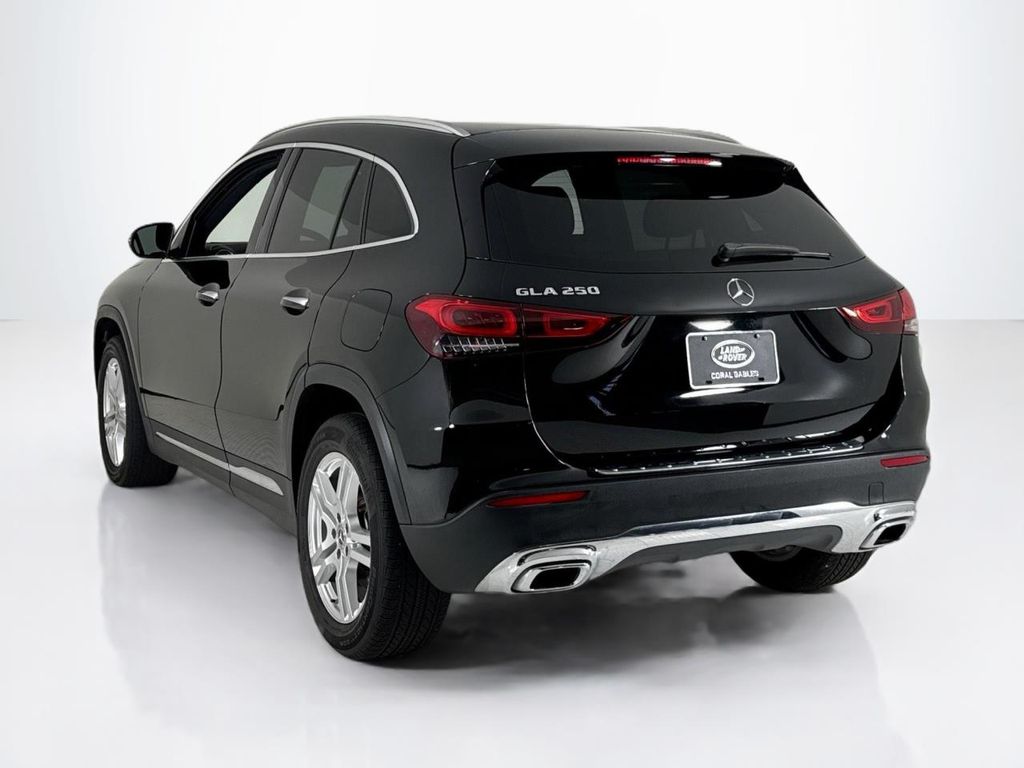 2022 Mercedes Benz GLA 250 photo 3
