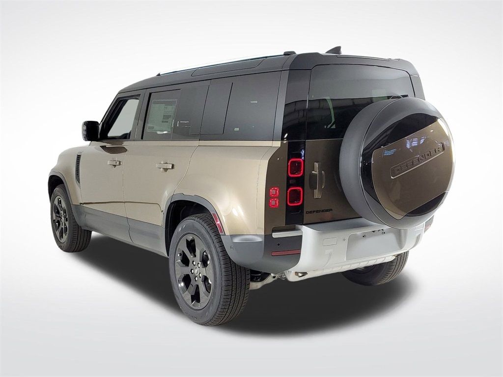 2025 Land Rover Defender 110 S photo 3