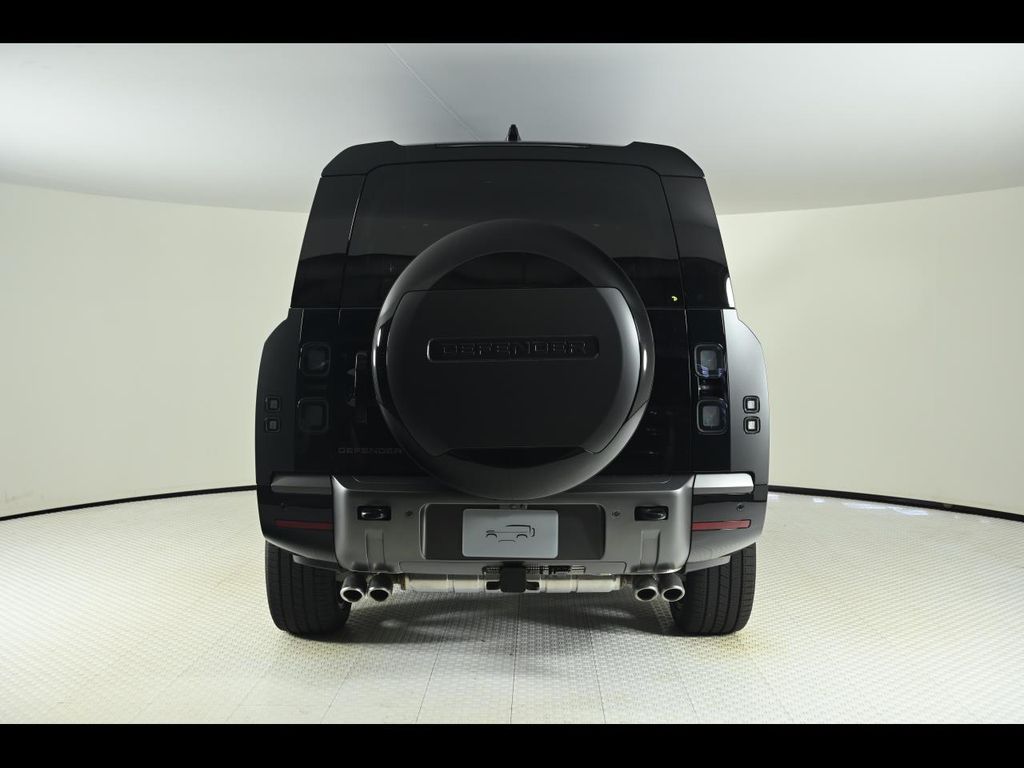 2026 Land Rover Defender photo 3