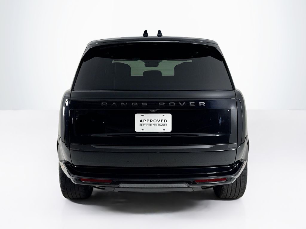 2025 Land Rover Range Rover SE photo 3