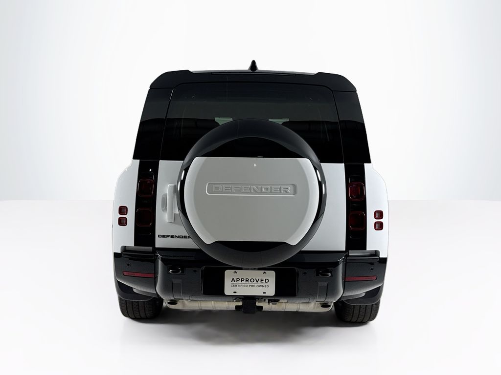 2025 Land Rover Defender 130 X-Dynamic SE photo 3