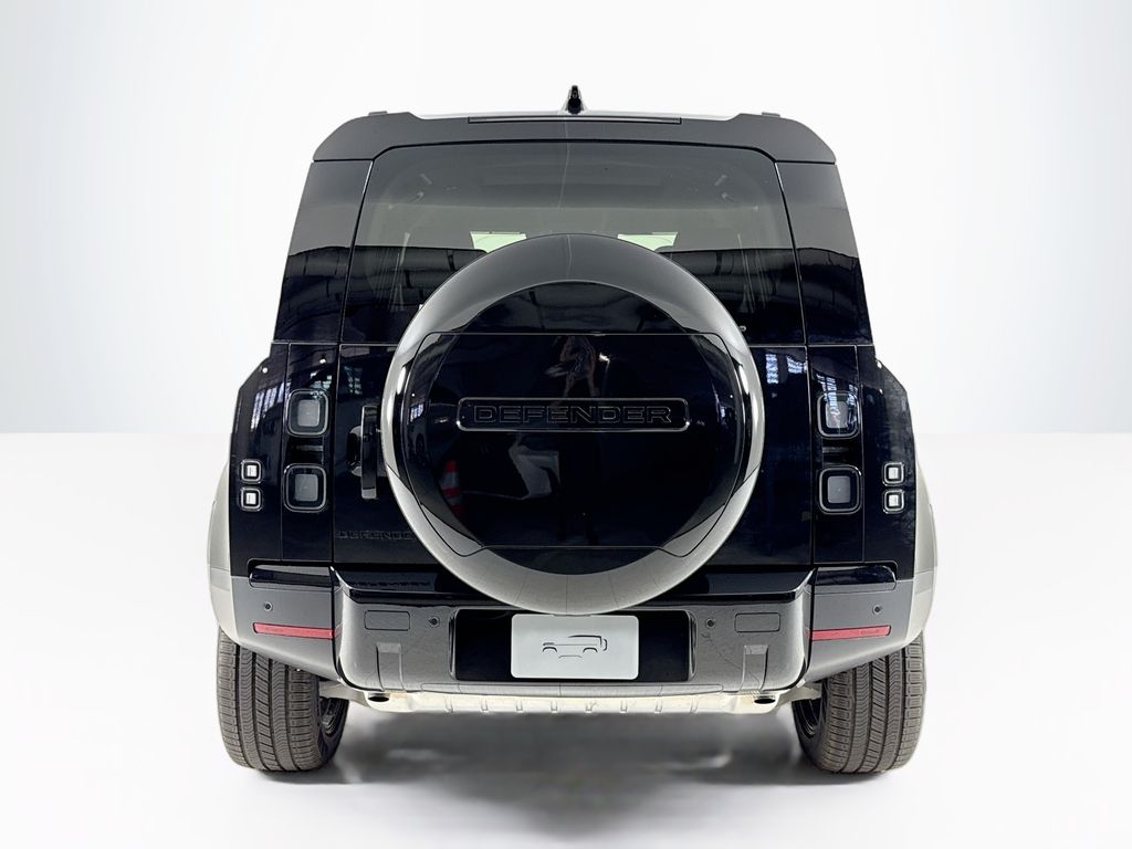2026 Land Rover Defender 110 S photo 4