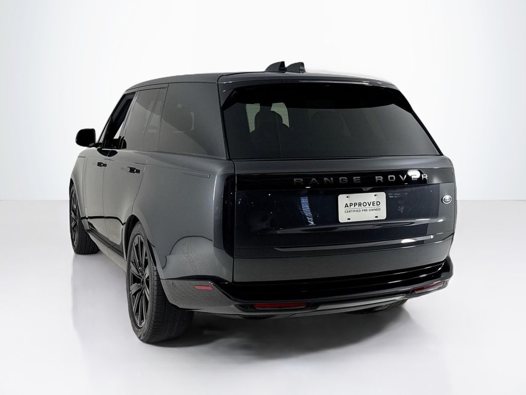 2023 Land Rover Range Rover SE photo 2