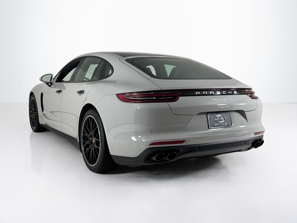 2020 Porsche Panamera 4 photo 3