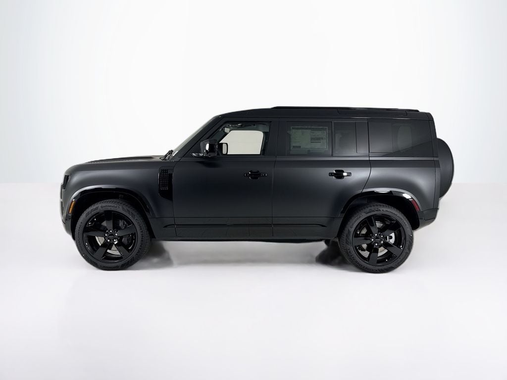 2026 Land Rover Defender 110 X-Dynamic SE photo 2