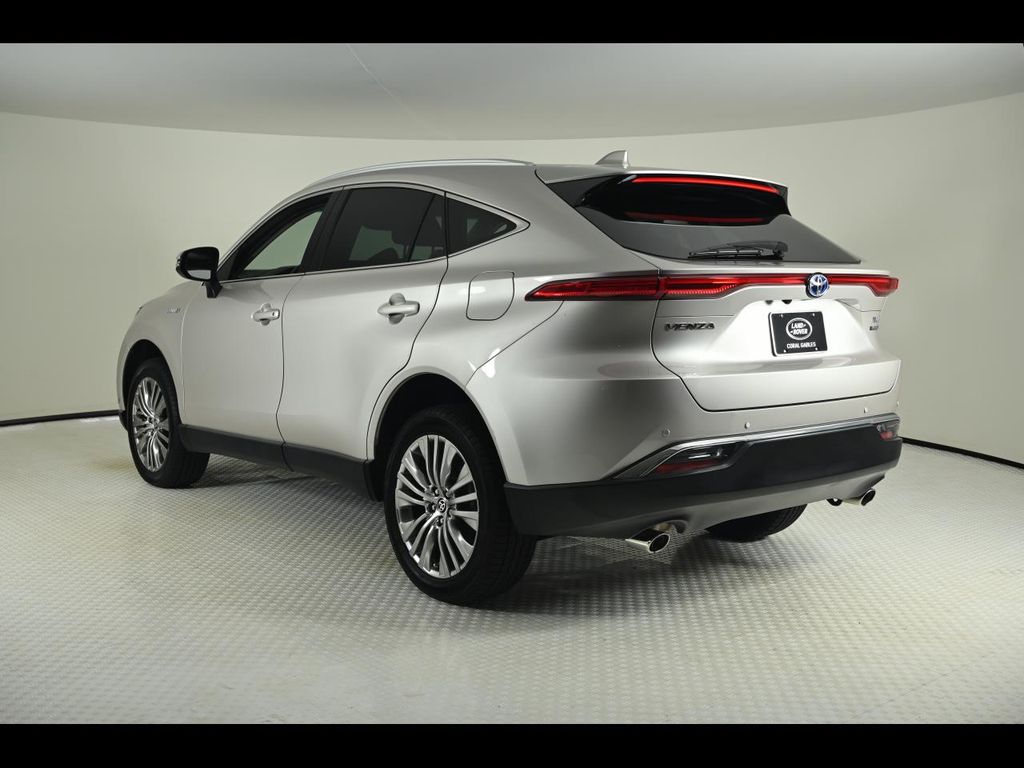 2021 Toyota Venza XLE photo 3