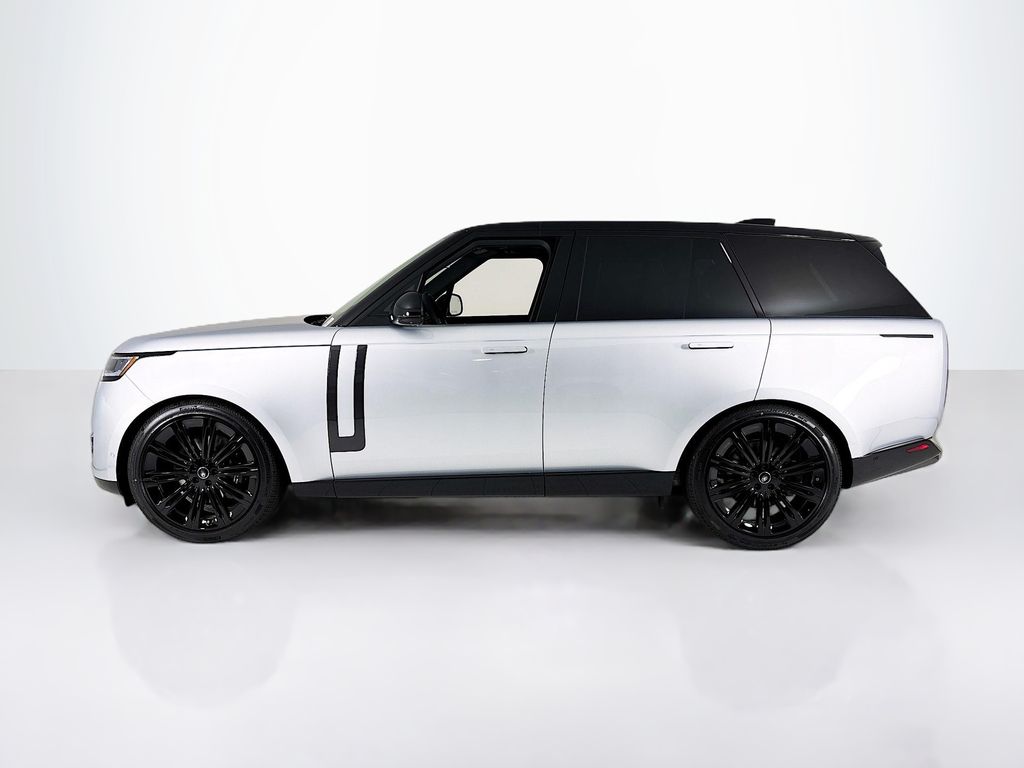 2025 Land Rover Range Rover SE photo 2