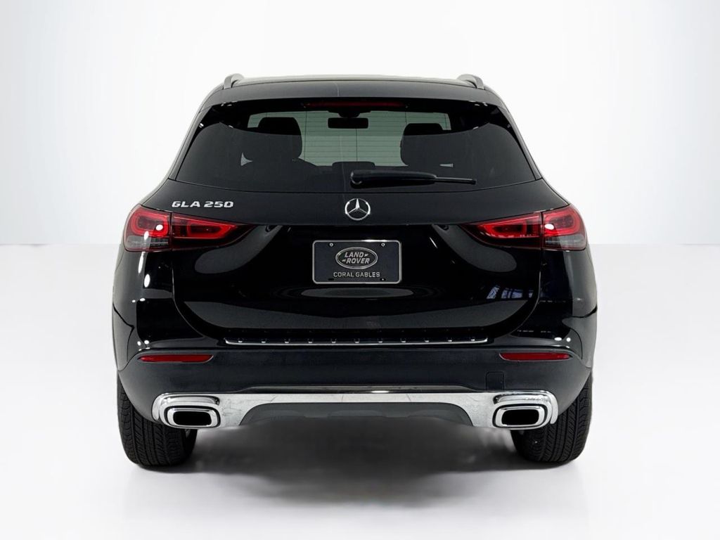 2022 Mercedes Benz GLA 250 photo 4