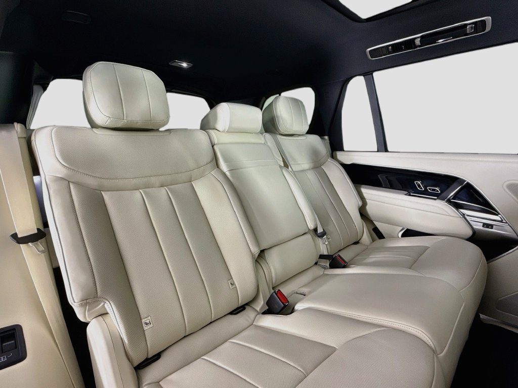 2026 Land Rover Range Rover SE - Photo 15