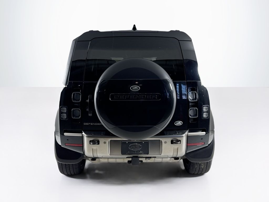 2021 Land Rover Defender 110 photo 4