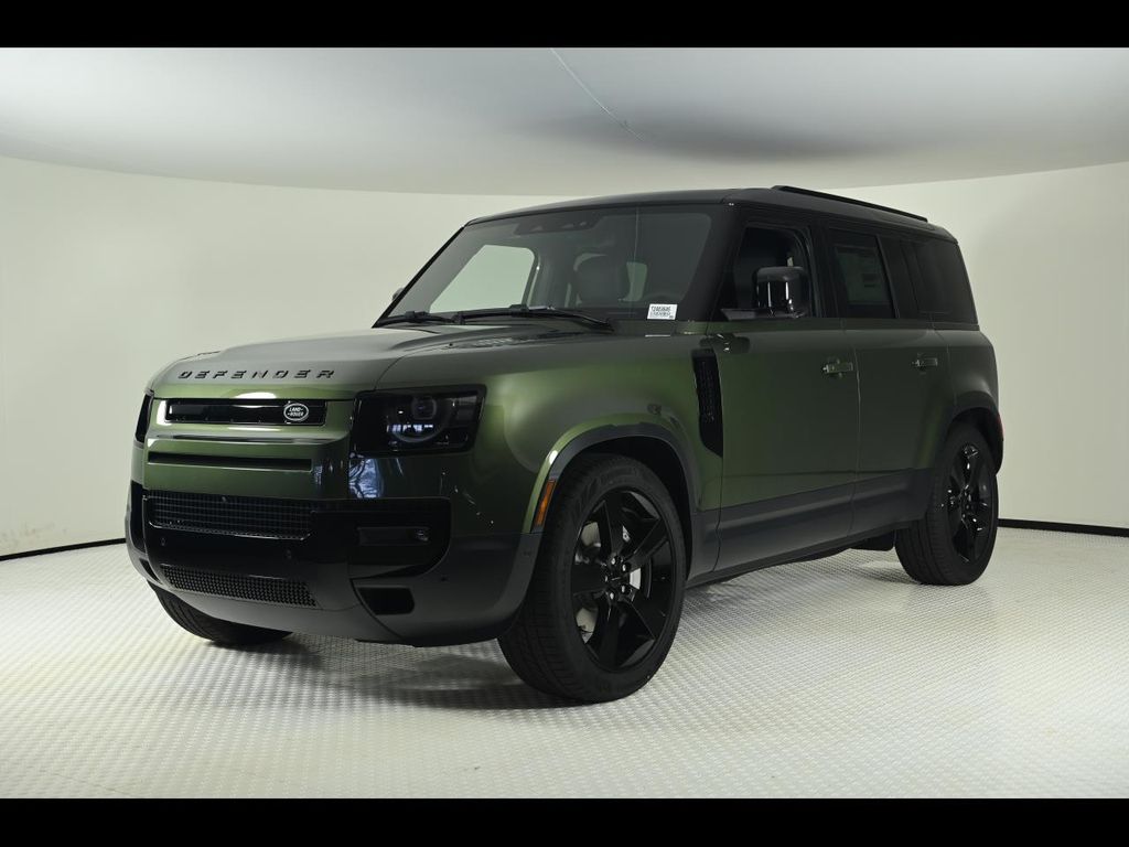 2026 Land Rover Defender S's photo