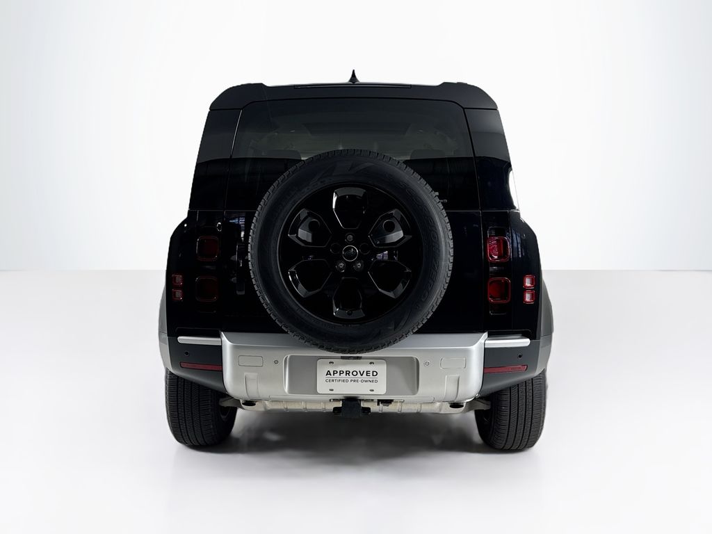2024 Land Rover Defender 110 S photo 4