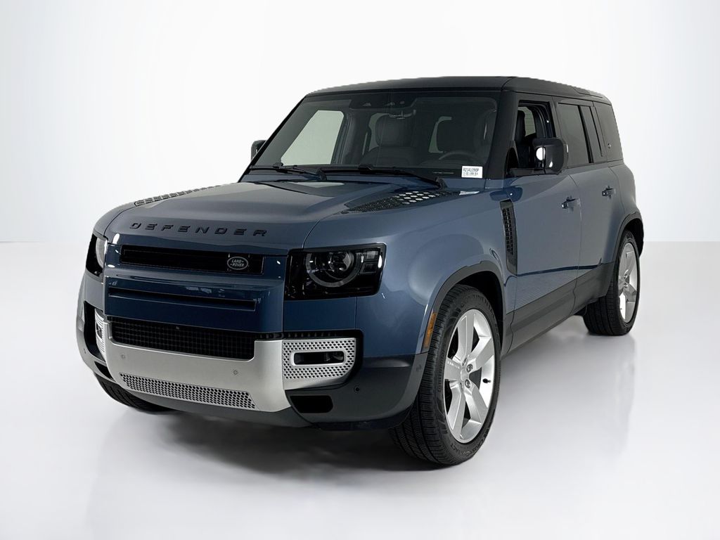 2024 Land Rover Defender SE's photo