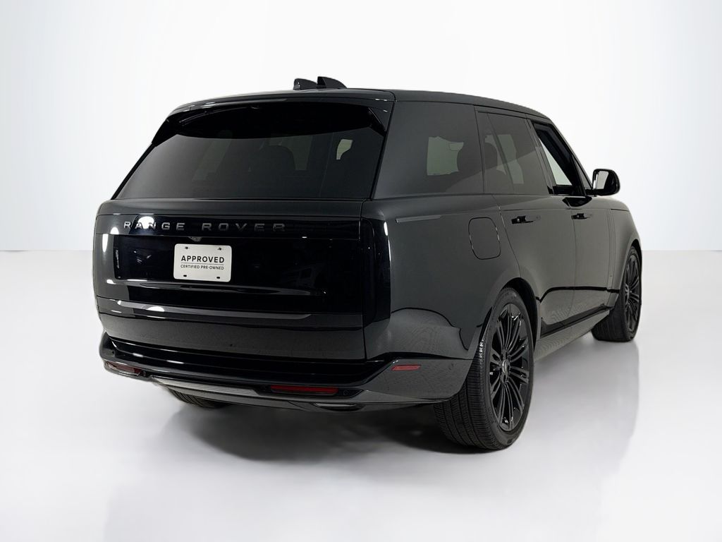 2025 Land Rover Range Rover SE photo 4