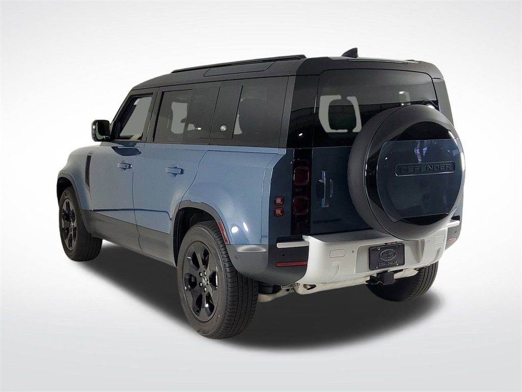 2024 Land Rover Defender 110 S photo 3