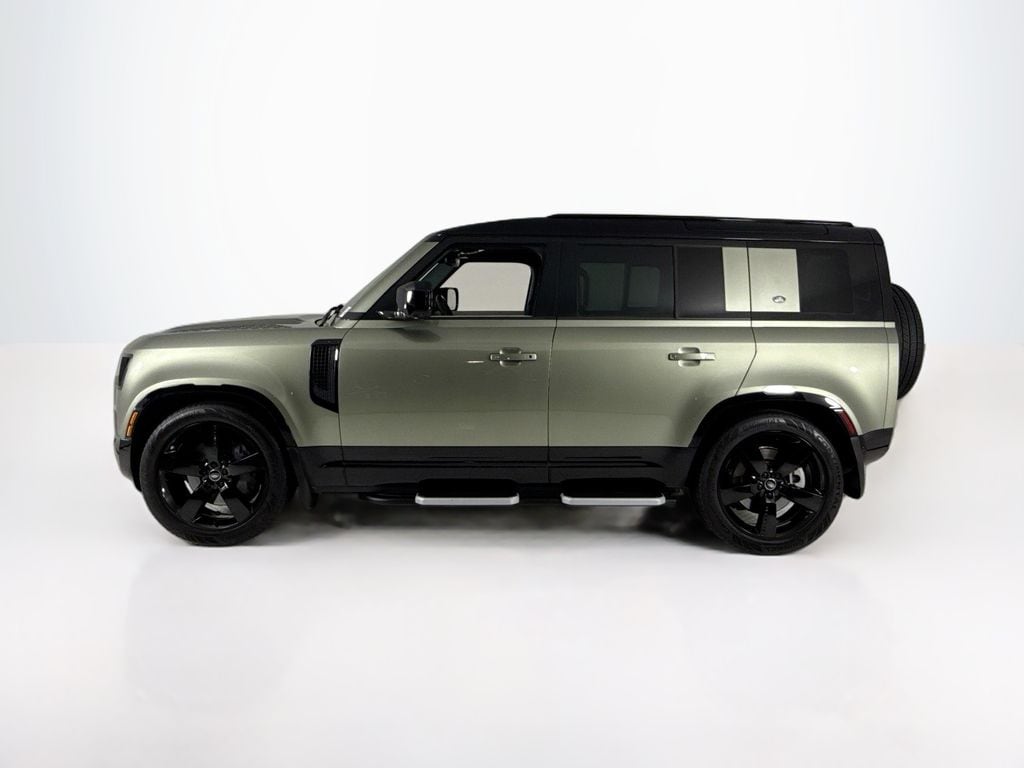 2023 Land Rover Defender 110 X-Dynamic SE photo 2