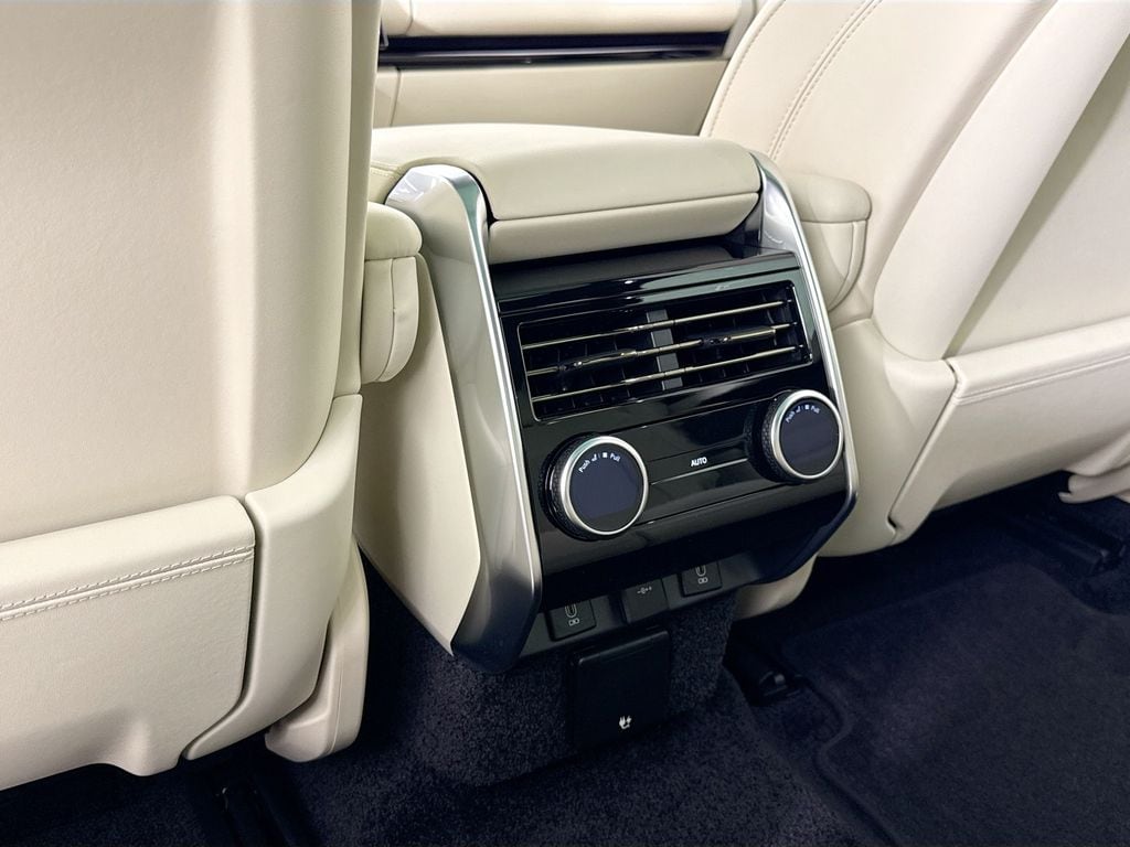 2026 Land Rover Range Rover SE - Photo 16