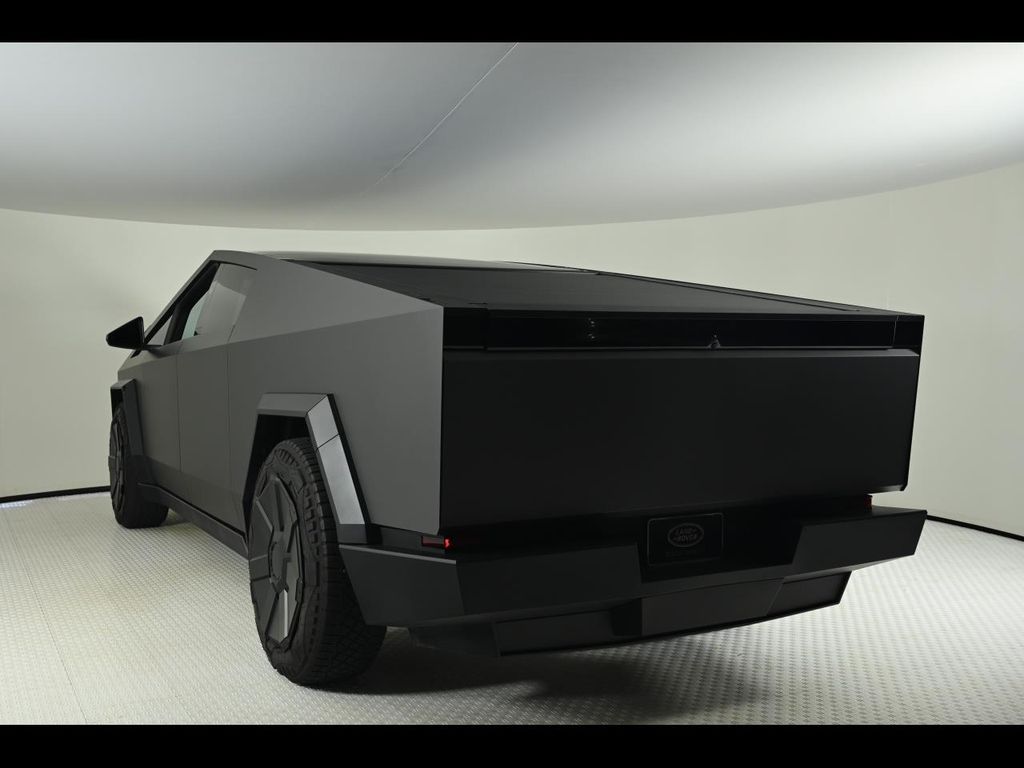 2024 Tesla Cybertruck Cyberbeast photo 3