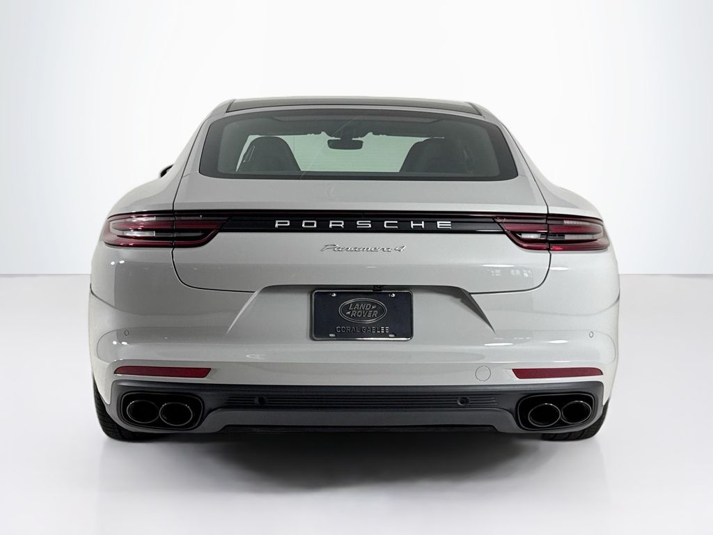 2020 Porsche Panamera 4 photo 4