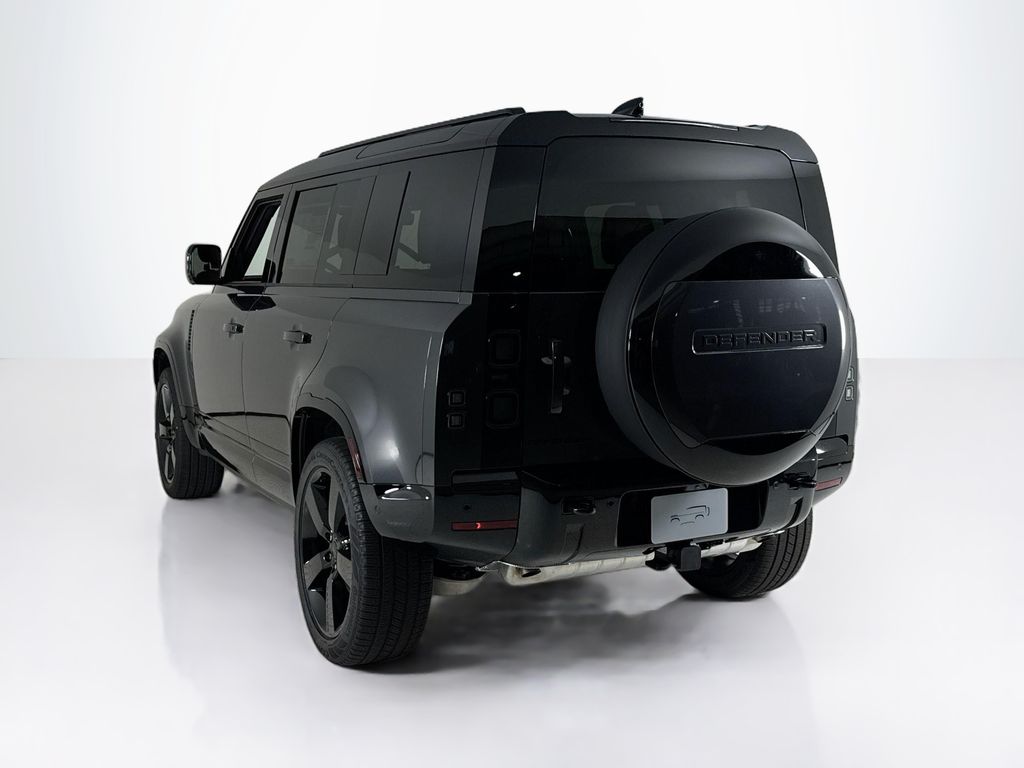 2026 Land Rover Defender 110 X-Dynamic SE photo 3